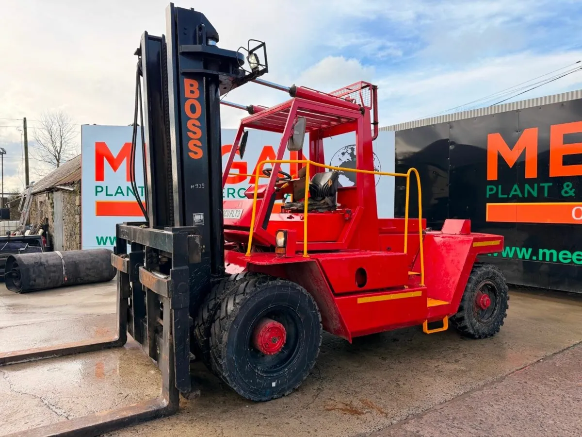 12 TON BOSS FORKLIFT ....WITH ONLY 600 HOURS - Image 4