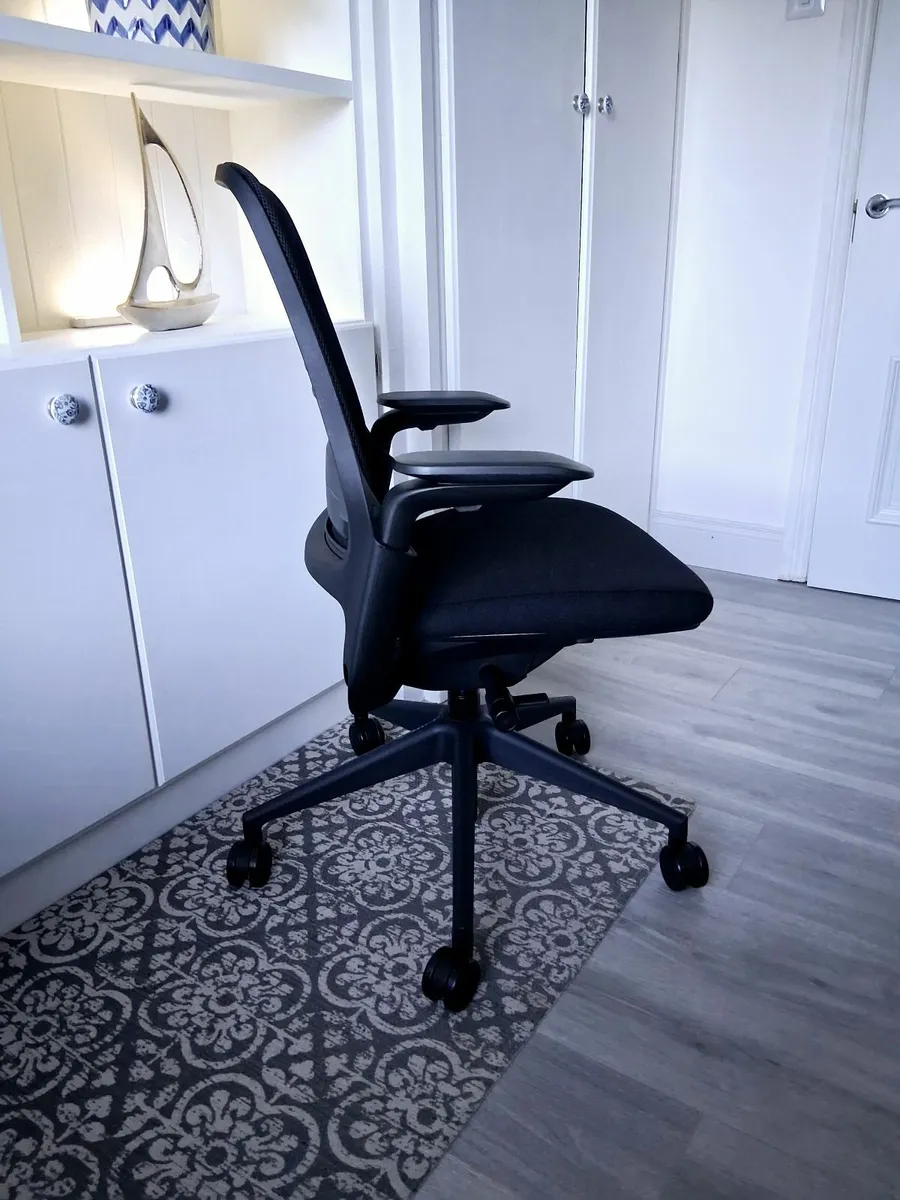 Ergonomic Office Chair - Image 2