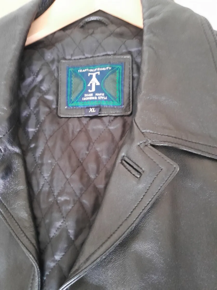 Mans Black Leather Jacket L/XL - Image 2