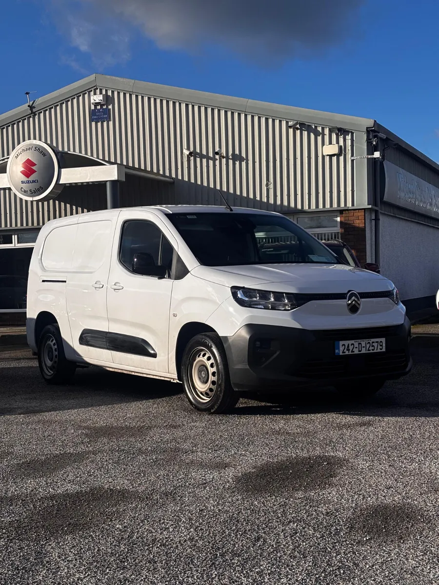 242 Citroen Berlingo  XL Enterprise plus - Image 3