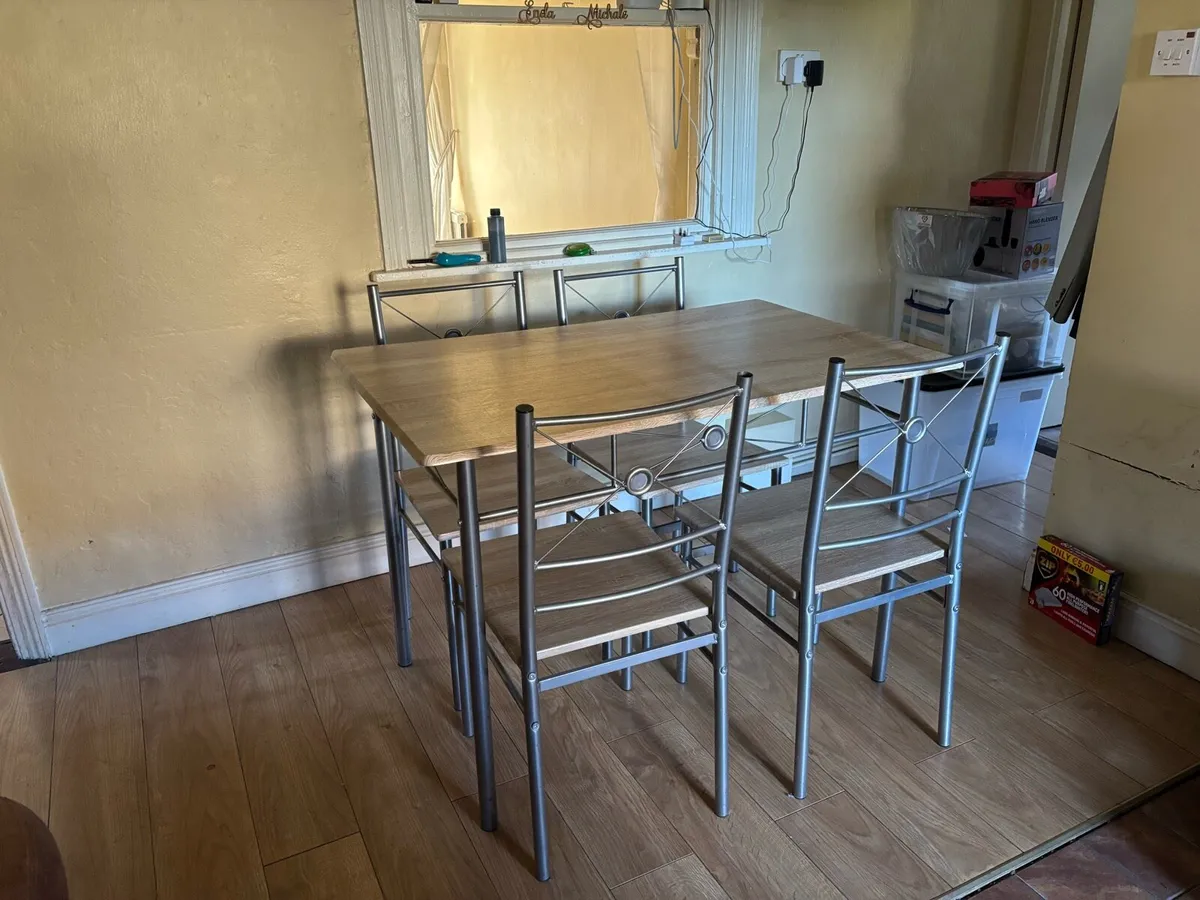 Kitchen Table & Chairs