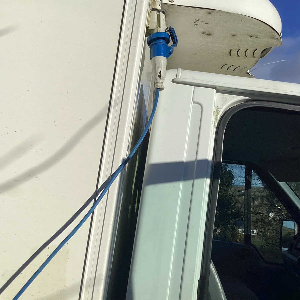 2.2L Ford Transit - Image 2