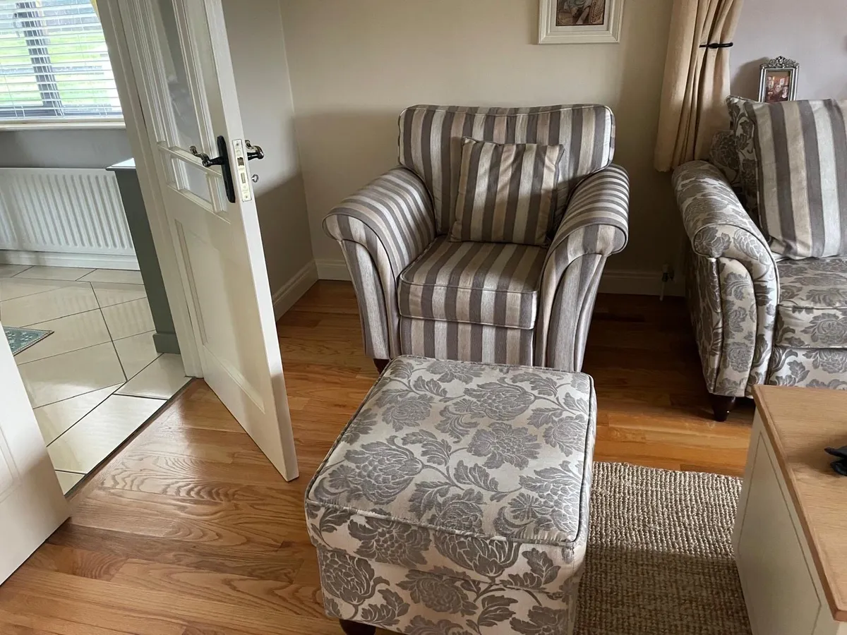 3 Piece Suite of Furniture with Matching Footstool - Image 3