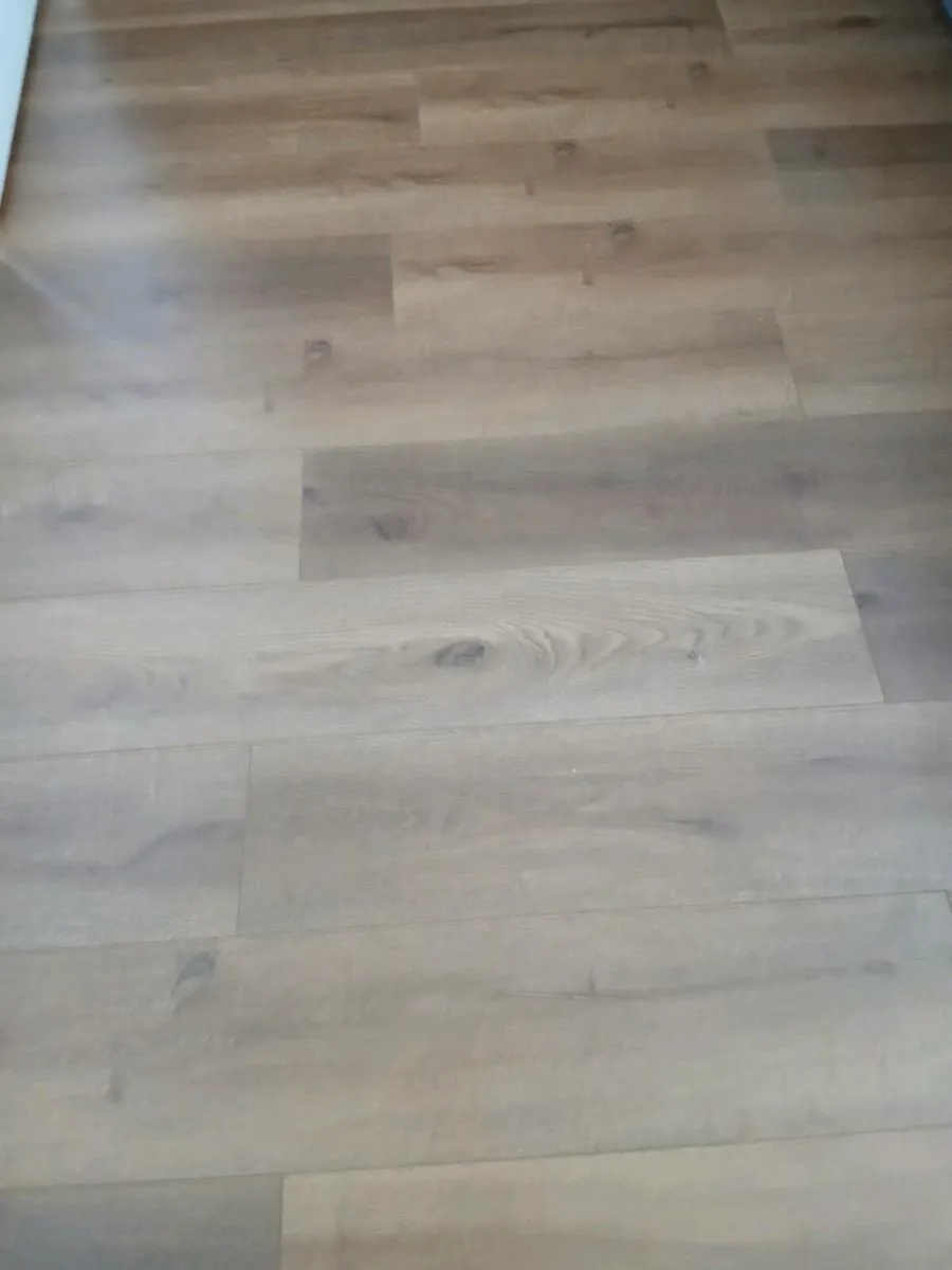 Laminate flooring - Image 4
