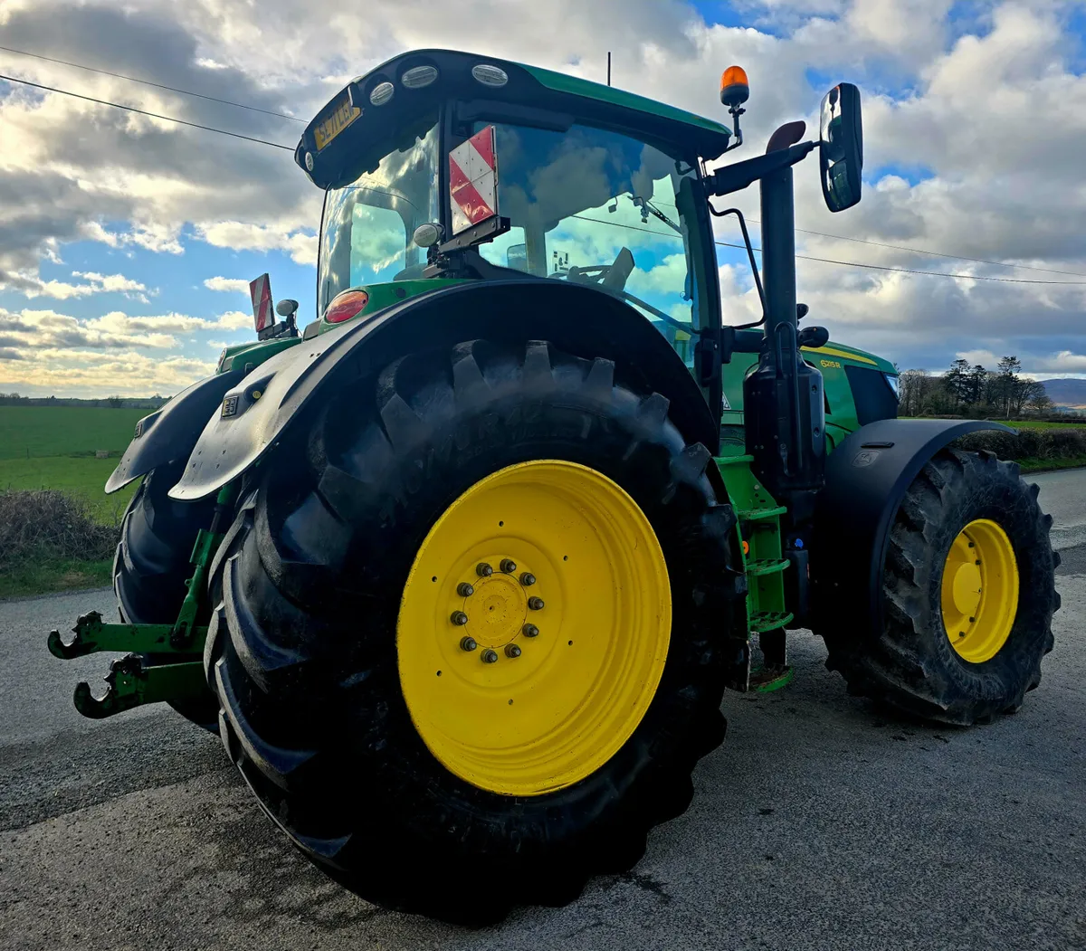 JOHN DEERE 6215R - Image 4