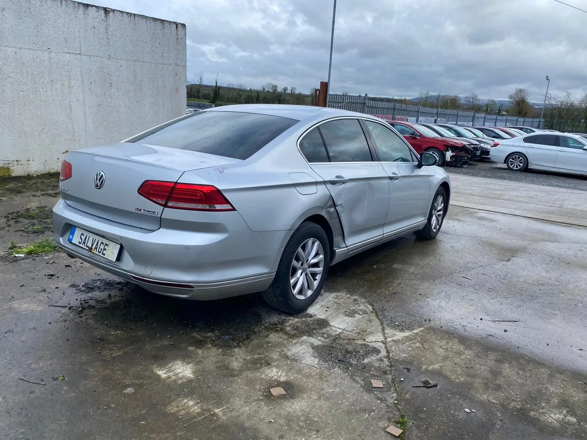 2016 VW Passat - Image 4