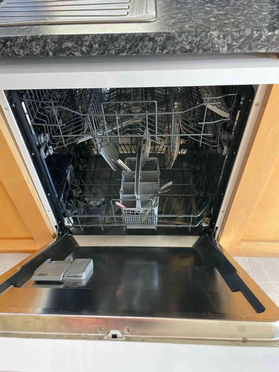 Dishwasher - Image 2