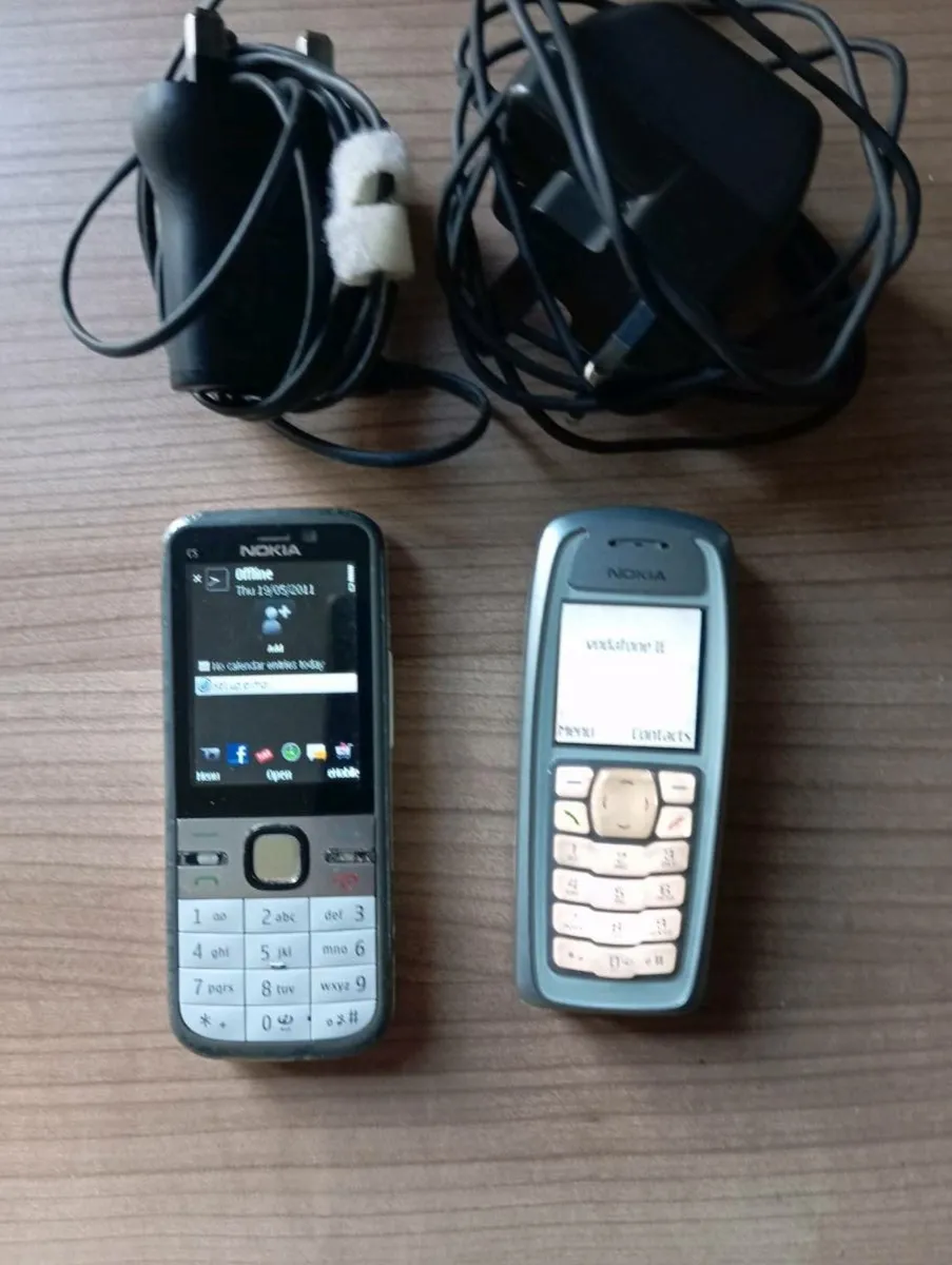 Vintage Nokia phones - Image 1
