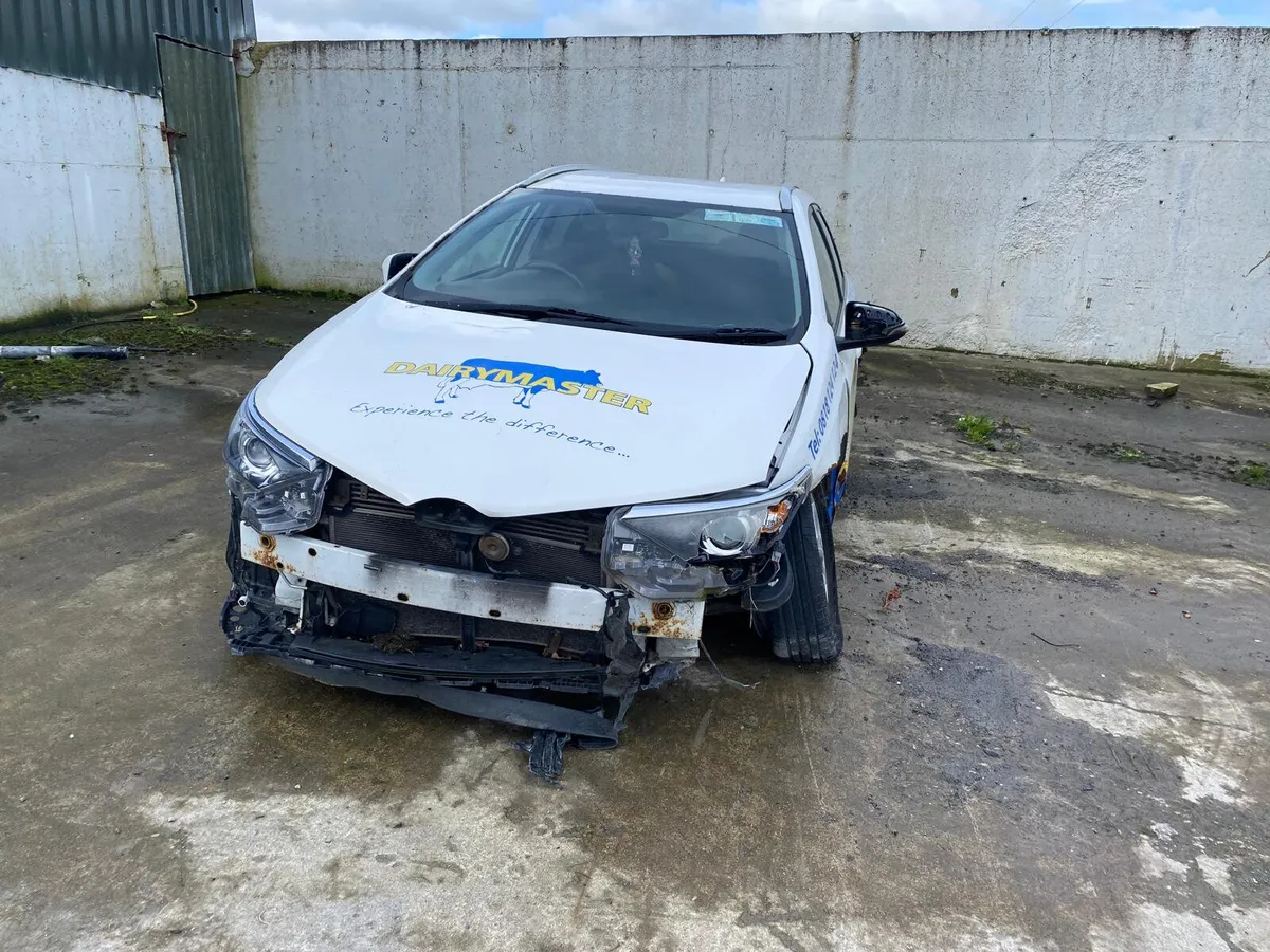 2016 Toyota Auris - Image 2