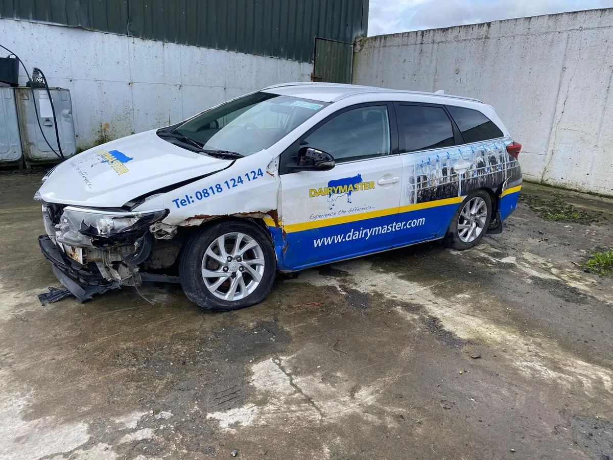 2016 Toyota Auris - Image 3