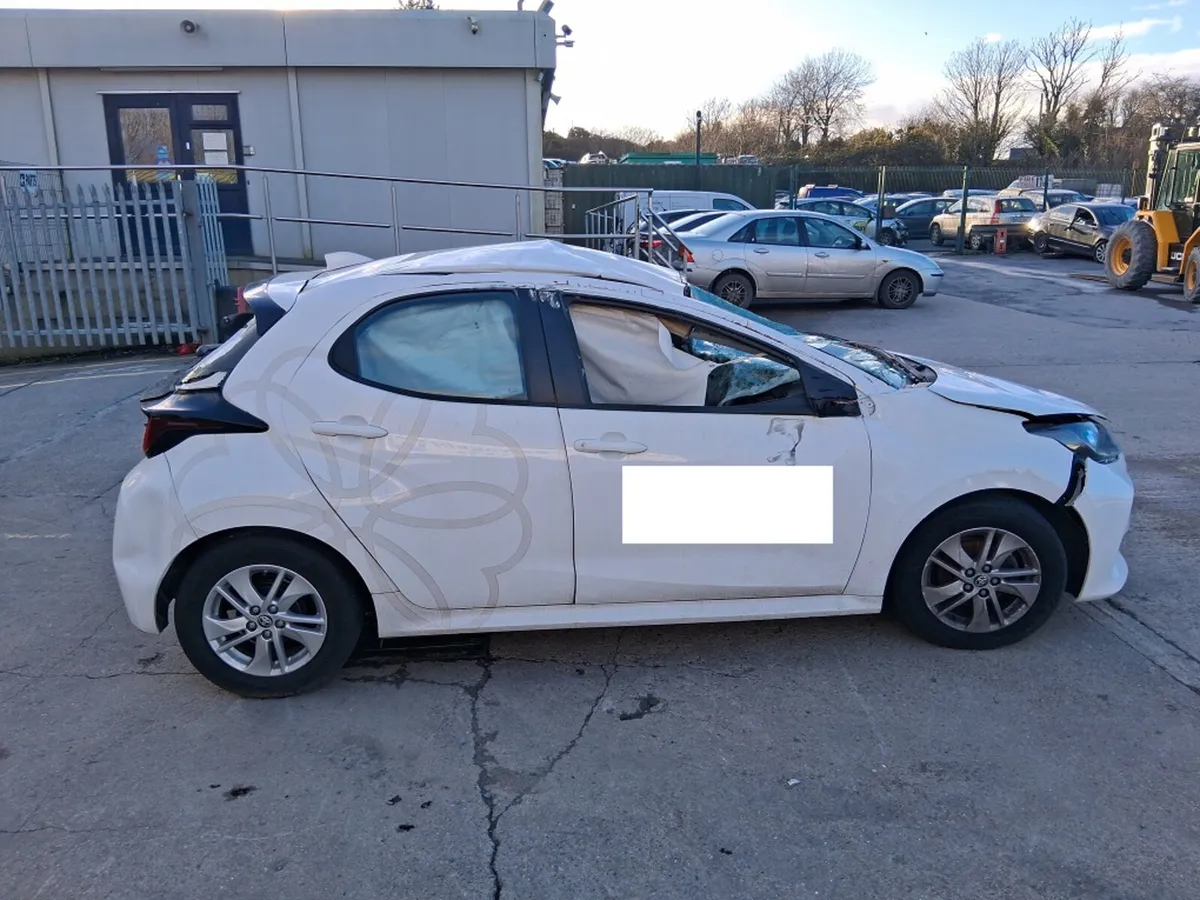 2024 TOYOTA YARIS  1.5 LUNA 4DR (for parts only) - Image 3