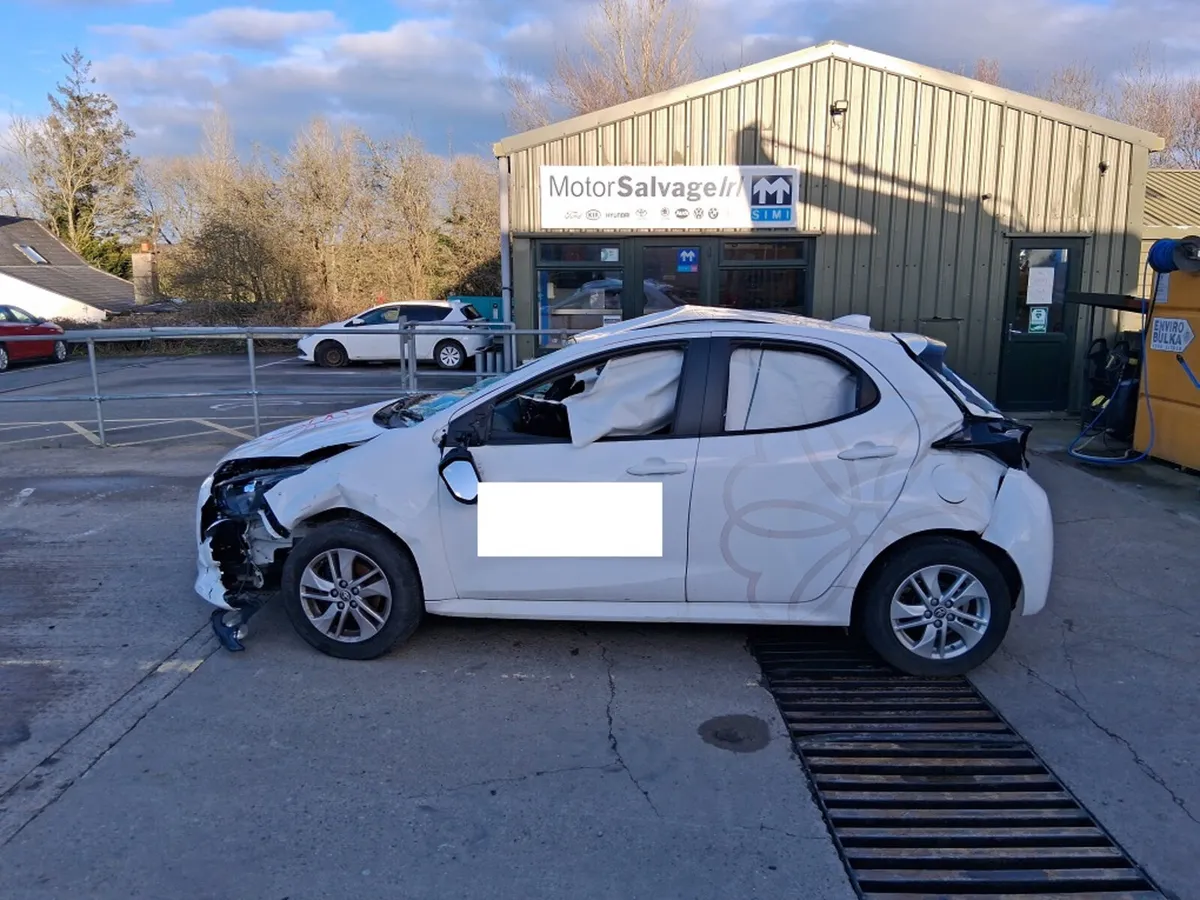 2024 TOYOTA YARIS  1.5 LUNA 4DR (for parts only) - Image 1