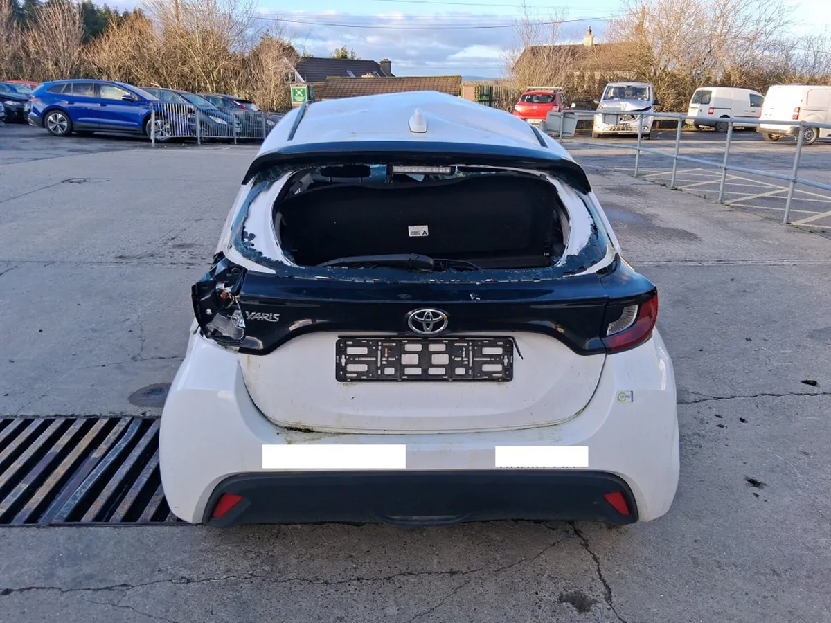 2024 TOYOTA YARIS  1.5 LUNA 4DR (for parts only) - Image 2