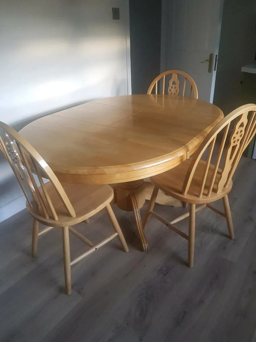 Kitchen table and chairs - Image 4