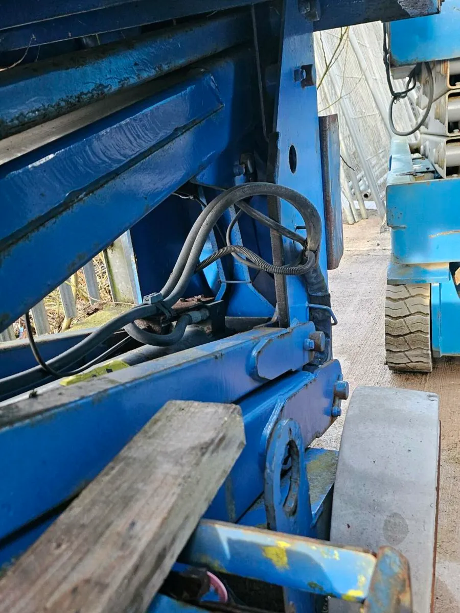 Scissor lift - Image 3