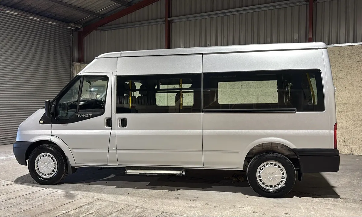 Ford transit 125 T350 minibus - Image 3