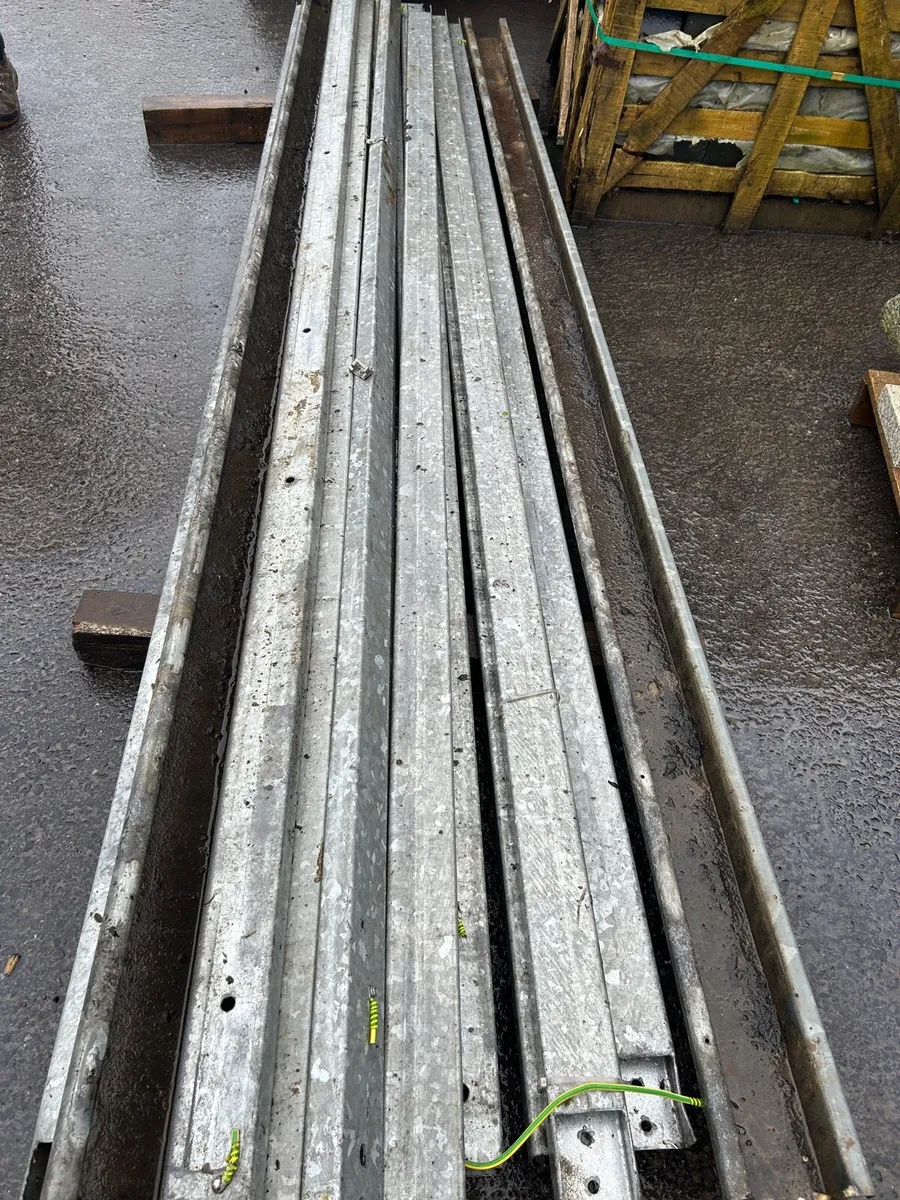 Galvanised dog run 9 meters - Image 1