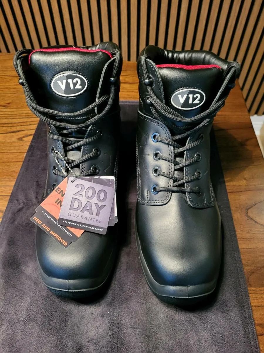 Work boots - Image 1