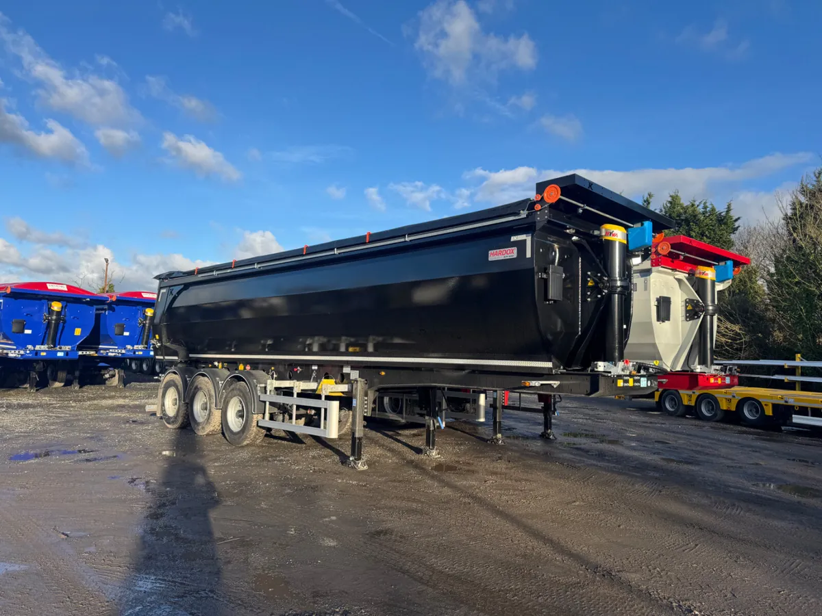 Kassbohrer Long Tipper - Image 1