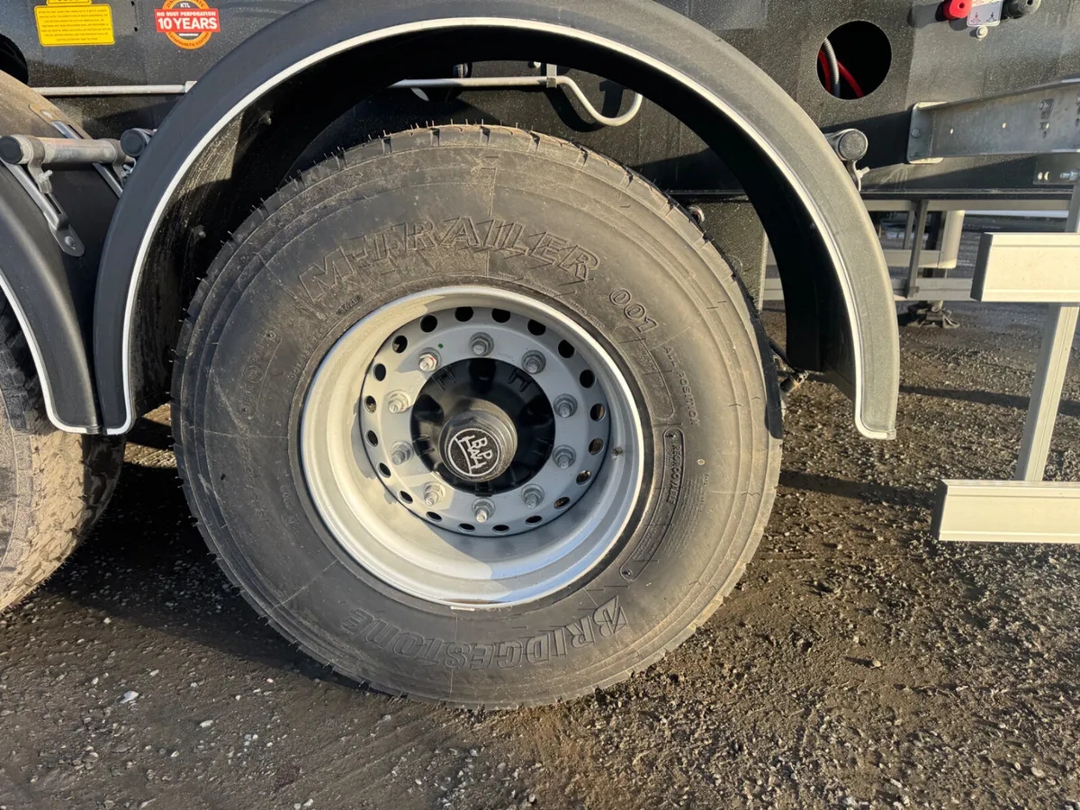 Kassbohrer Long Tipper - Image 3