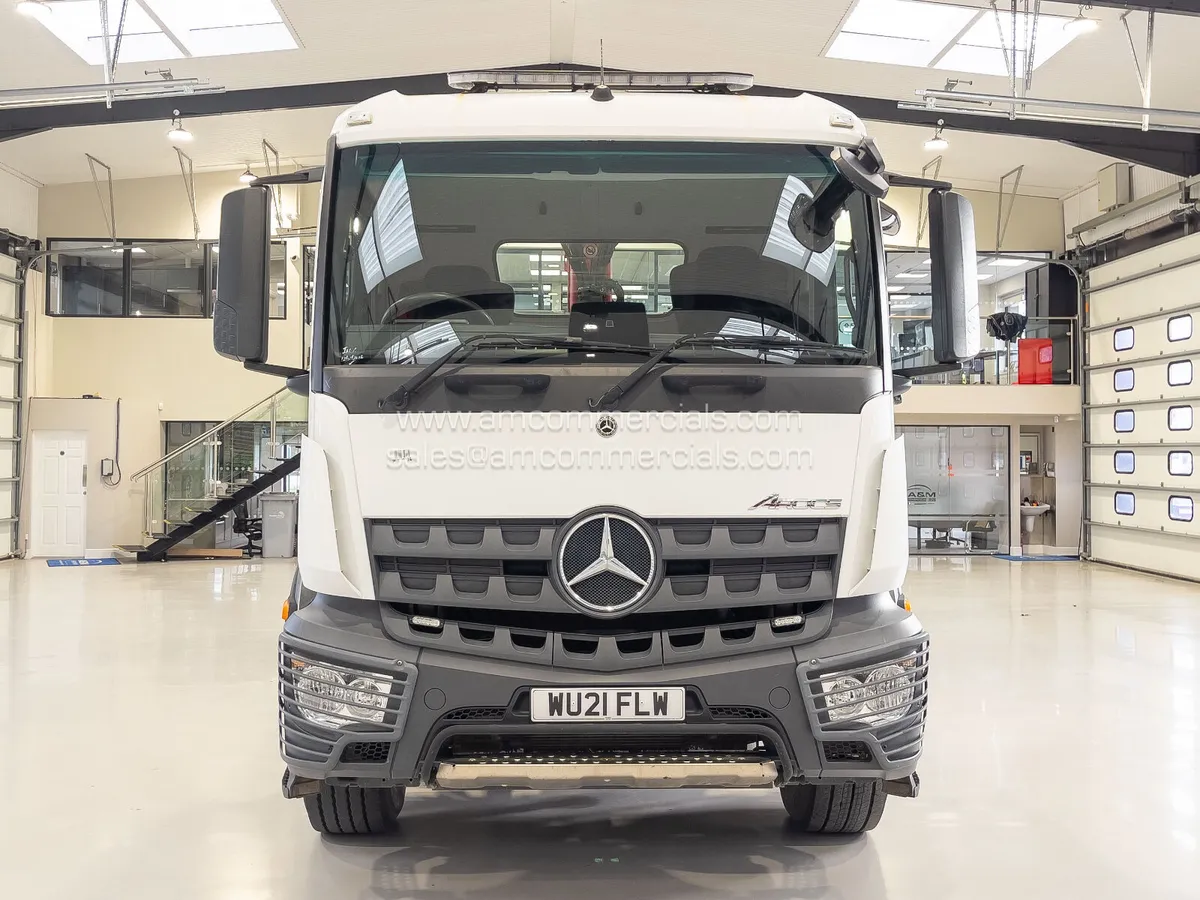 2021 MERCEDES-BENZ AROCS 2630 TIPPER GRAB - Image 2