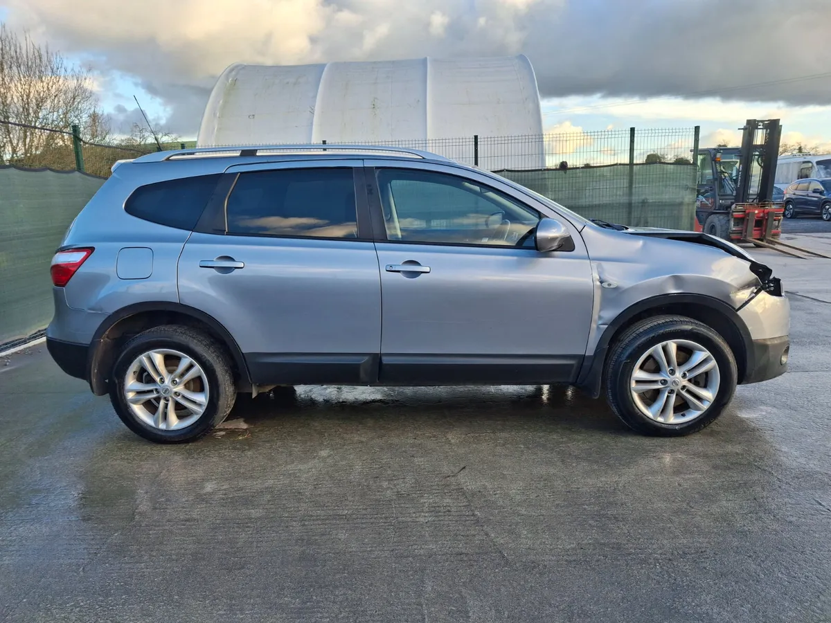 2012 Nissan Qashqai  Plus 2  4x4  7 seater - Image 4
