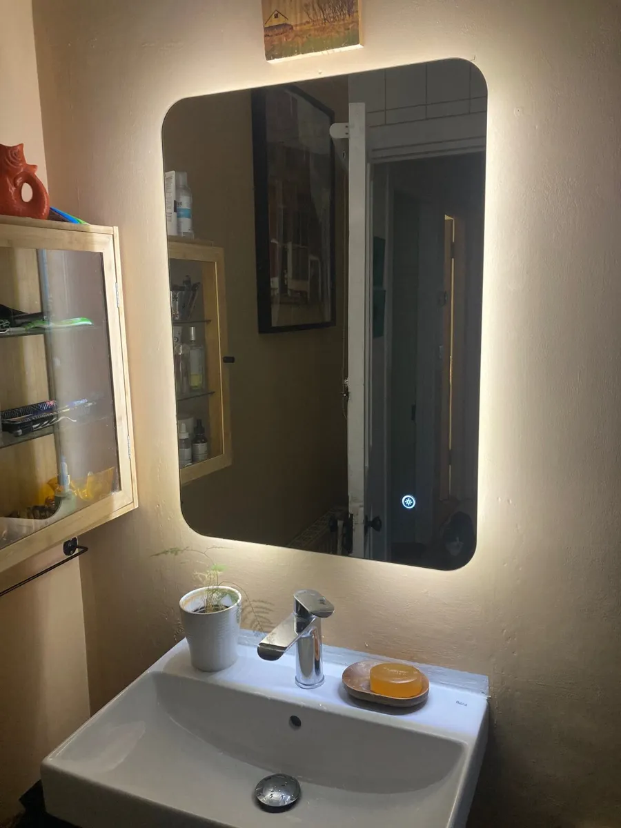 Mirror with backlight - Image 1
