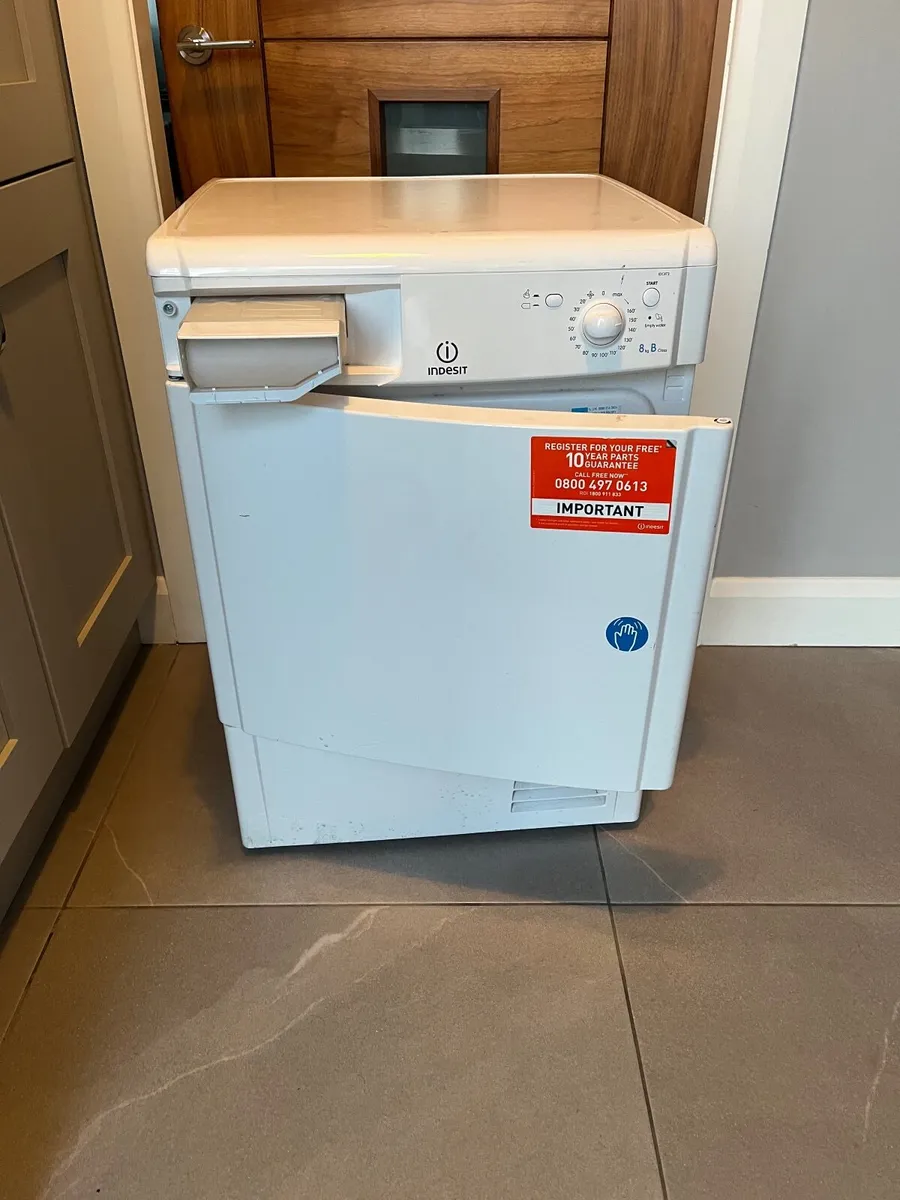 Indesit 8kg condenser tumble dryer - Image 1