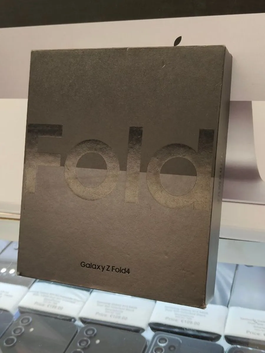 Samsung Galaxy Z Fold 4 - 256GB/ 12GB - Dual Sim Unlocked Phantom Black/ Used - Image 1