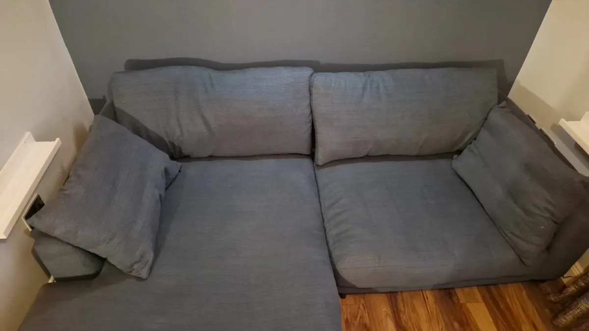 RHF Corner Sofa + Cushions - Image 1