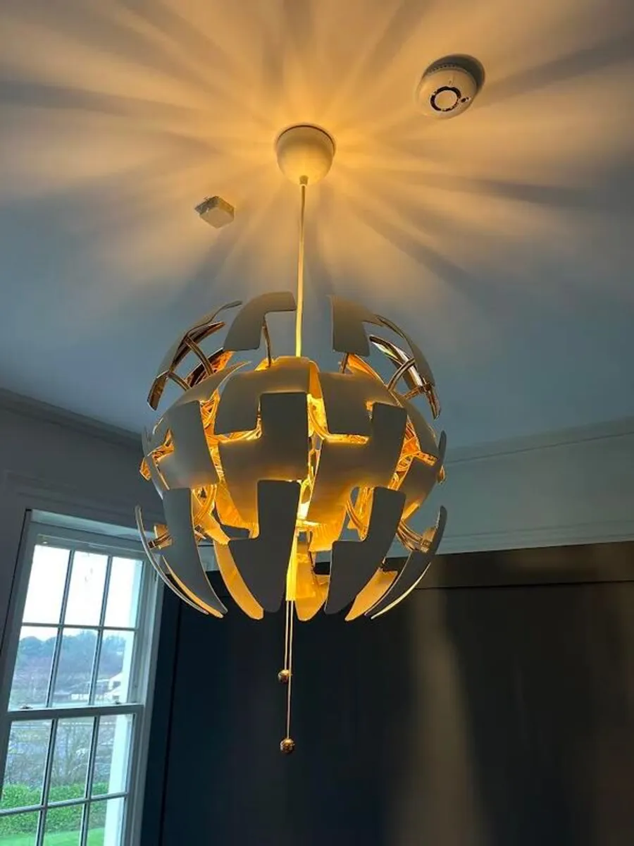Funky ceiling light - Image 1