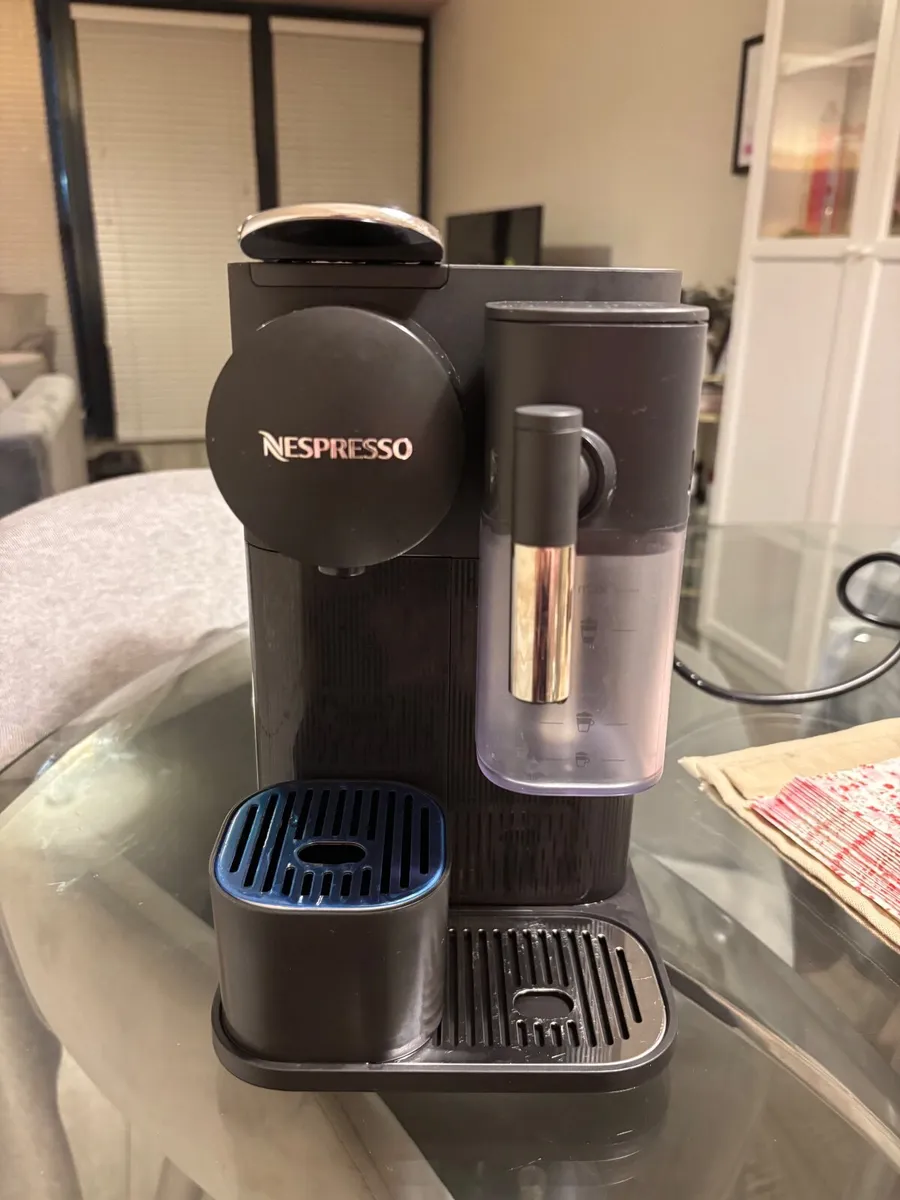 Nespresso coffee machine - Image 1