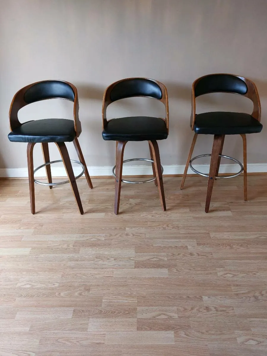 Bar stools - Image 1