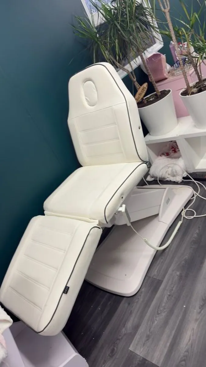 electric adjustable  bed - Image 1