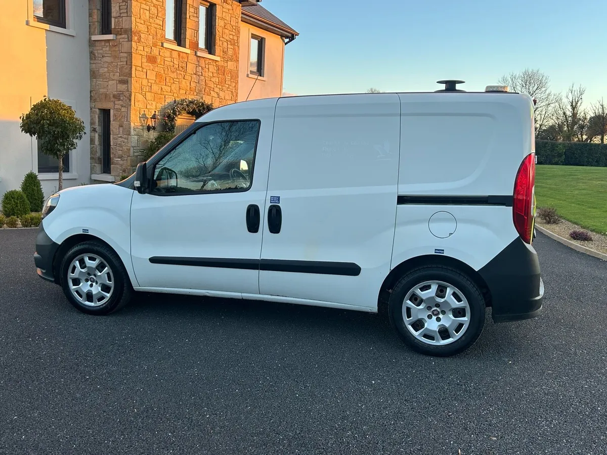 2018 fiat doblo - Image 4
