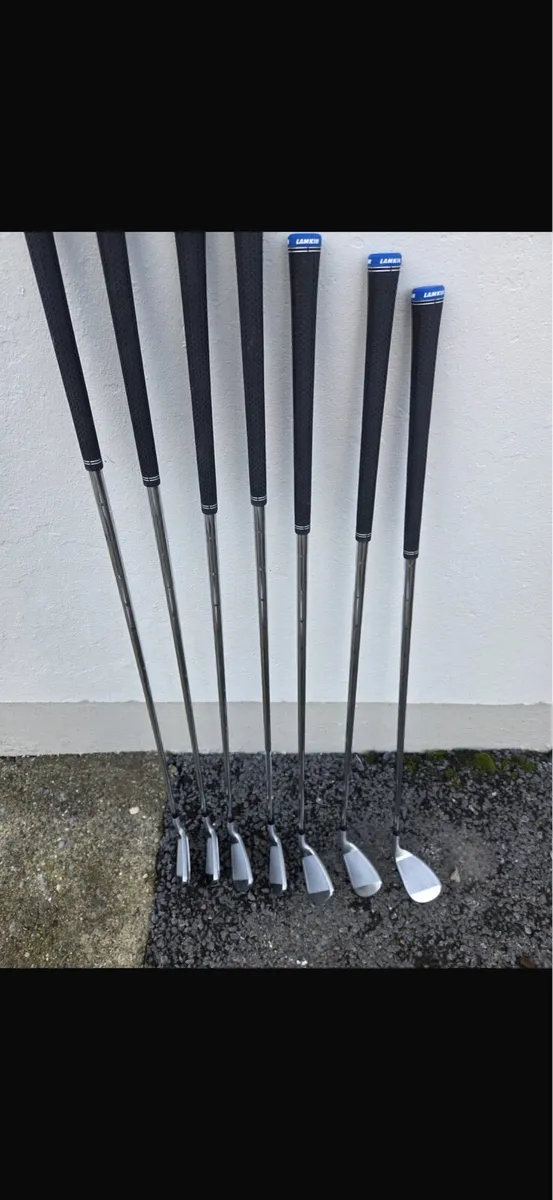 Left handed Qi10 golf clubs - Image 2