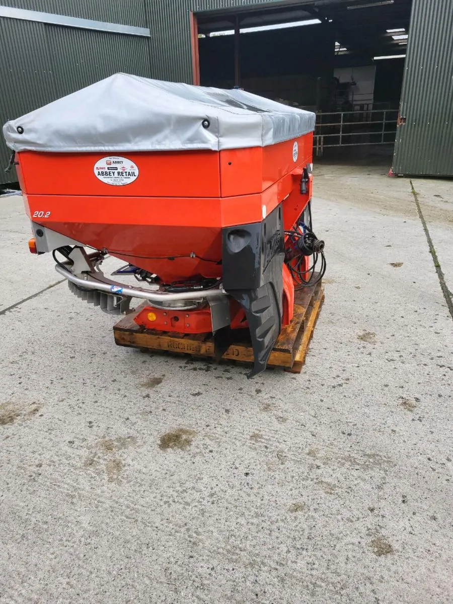 Fertiliser spreader - Image 3
