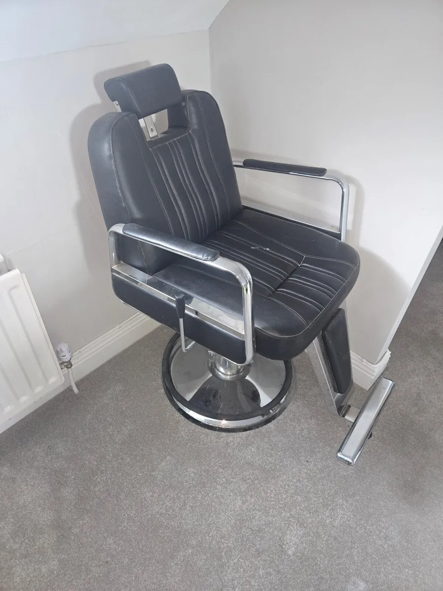 Barbers/Salon Chair - Image 2