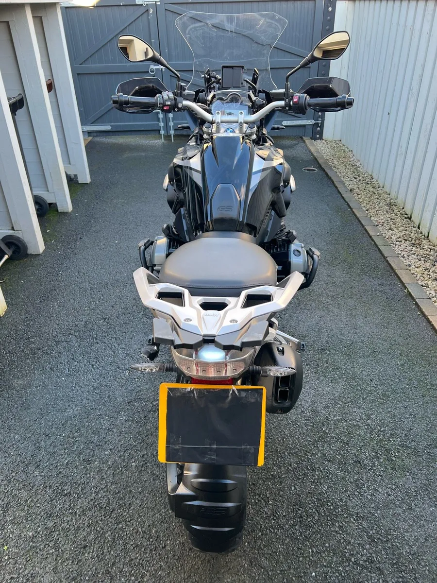 BMW R1200GS Motorcycle Triple Black 2016 - Image 2