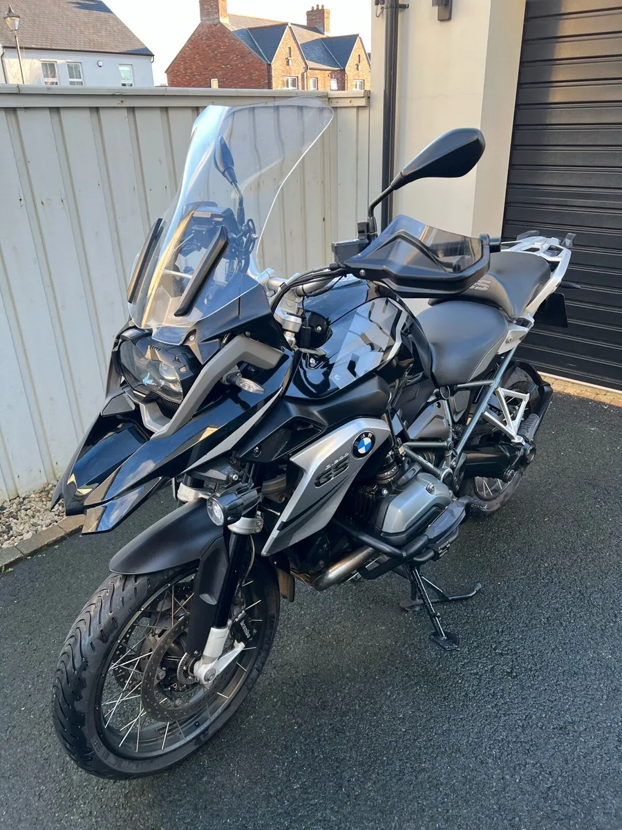 BMW R1200GS Motorcycle Triple Black 2016 - Image 3