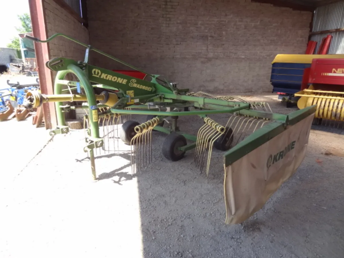 Krone Swadro 38 Single Rotor Rake - Image 1