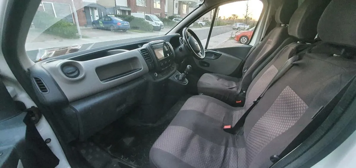 Renault traffic 2015 1.6 LWB CVRT 26-07 - Image 4