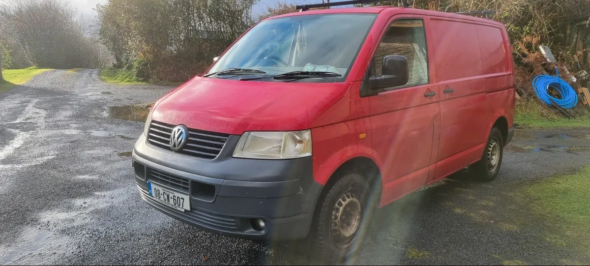 VW Transporter SWB 2.5LT (Shelving in the back) - Image 3