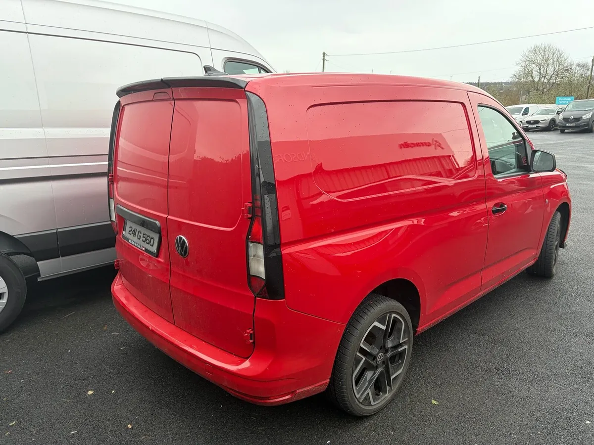 241 CADDY TOP SPEC €21950 - Image 4