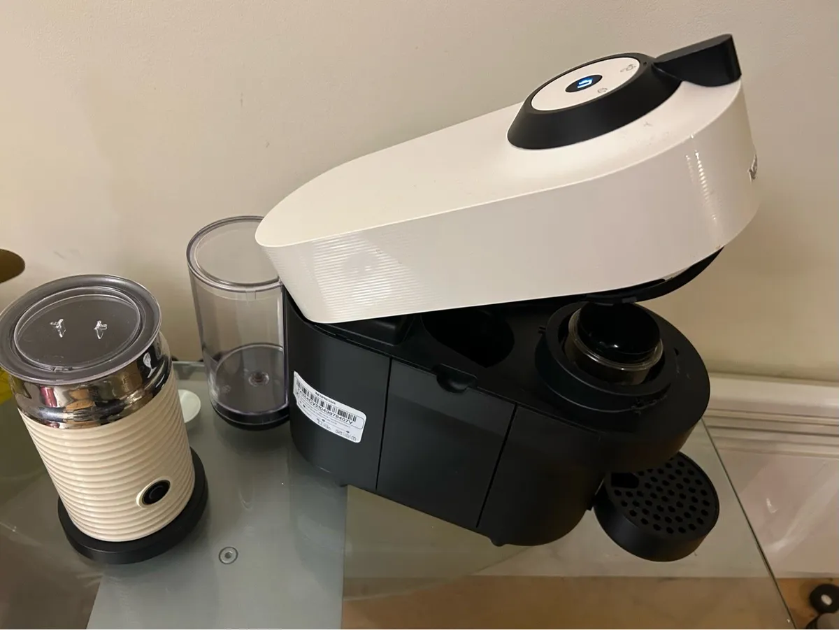 Nespresso Vertuo Pop + Aeroccino 3 Frother - Image 2