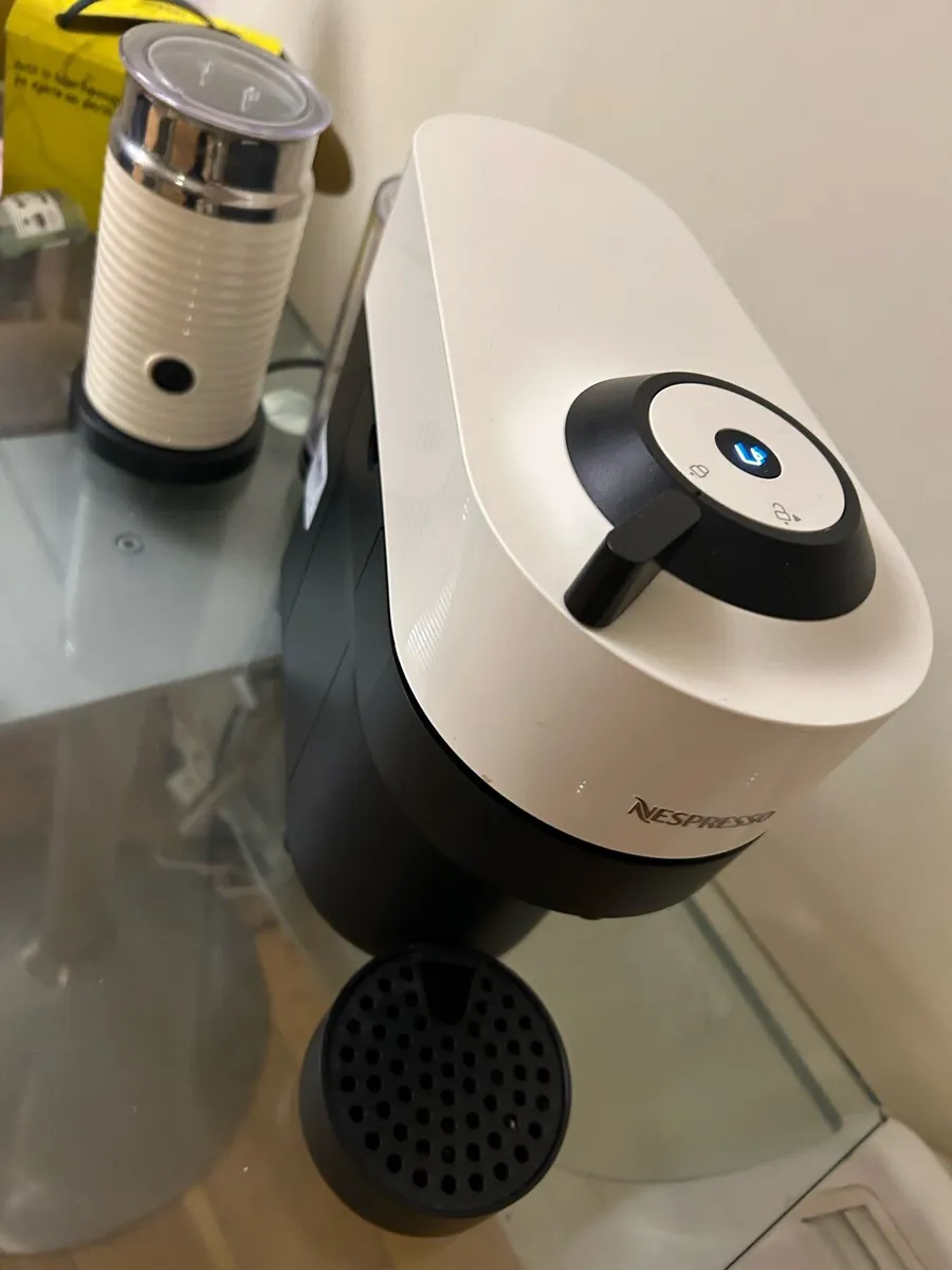 Nespresso Vertuo Pop + Aeroccino 3 Frother - Image 4