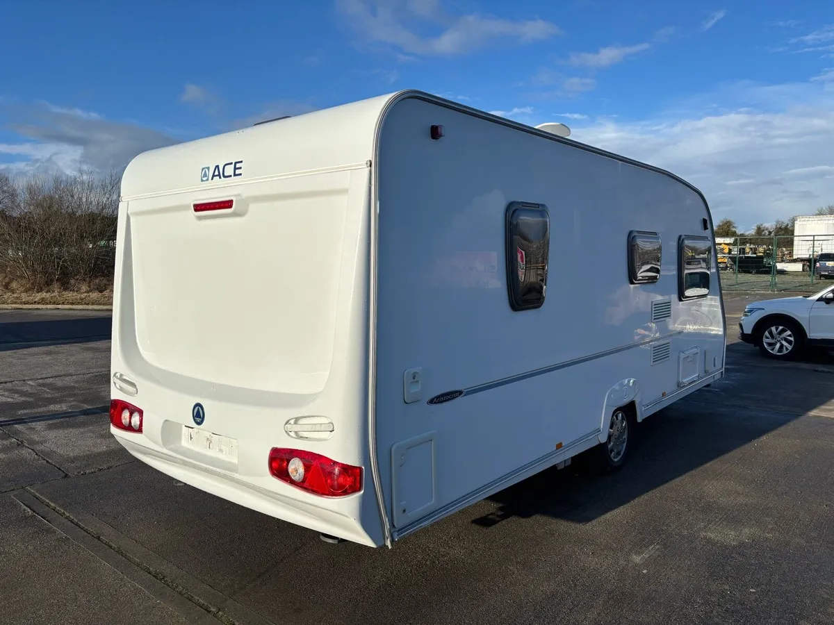 Ace jubilee  fixed bed caravan - Image 3