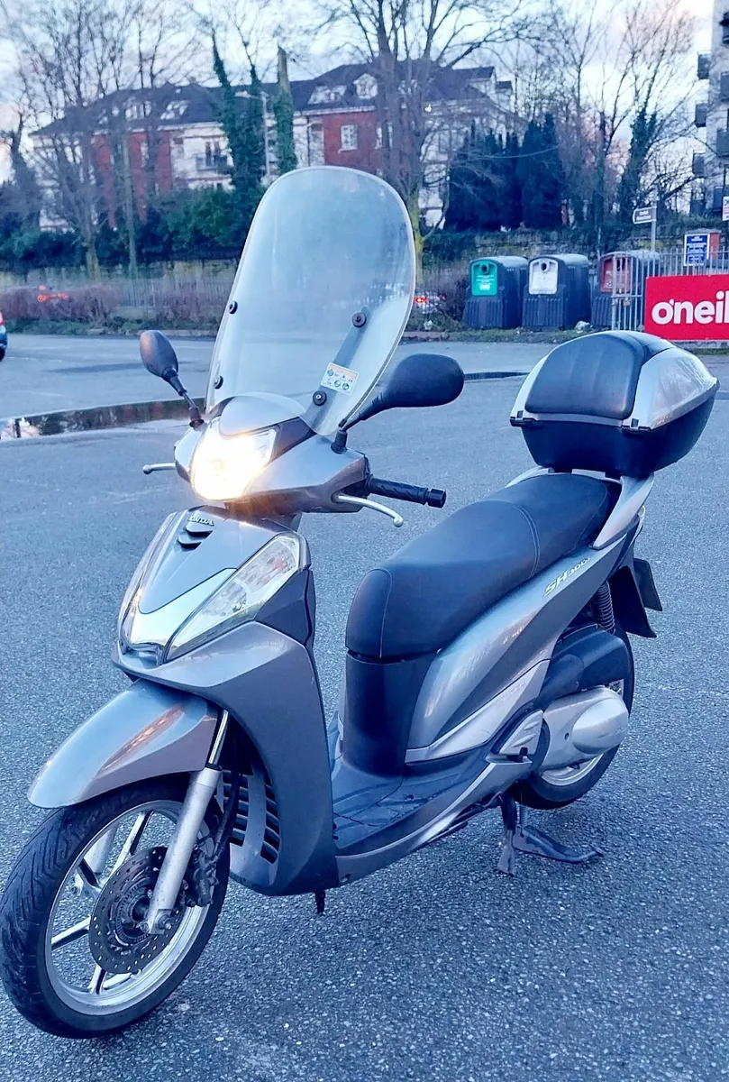 171 HONDA SH300I - Image 1