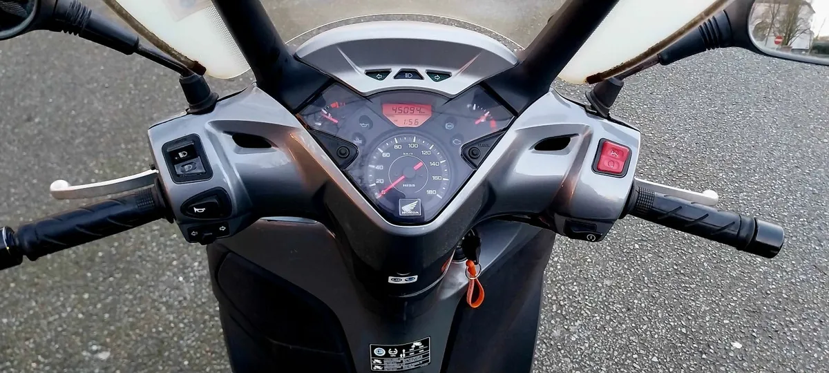 171 HONDA SH300I - Image 3