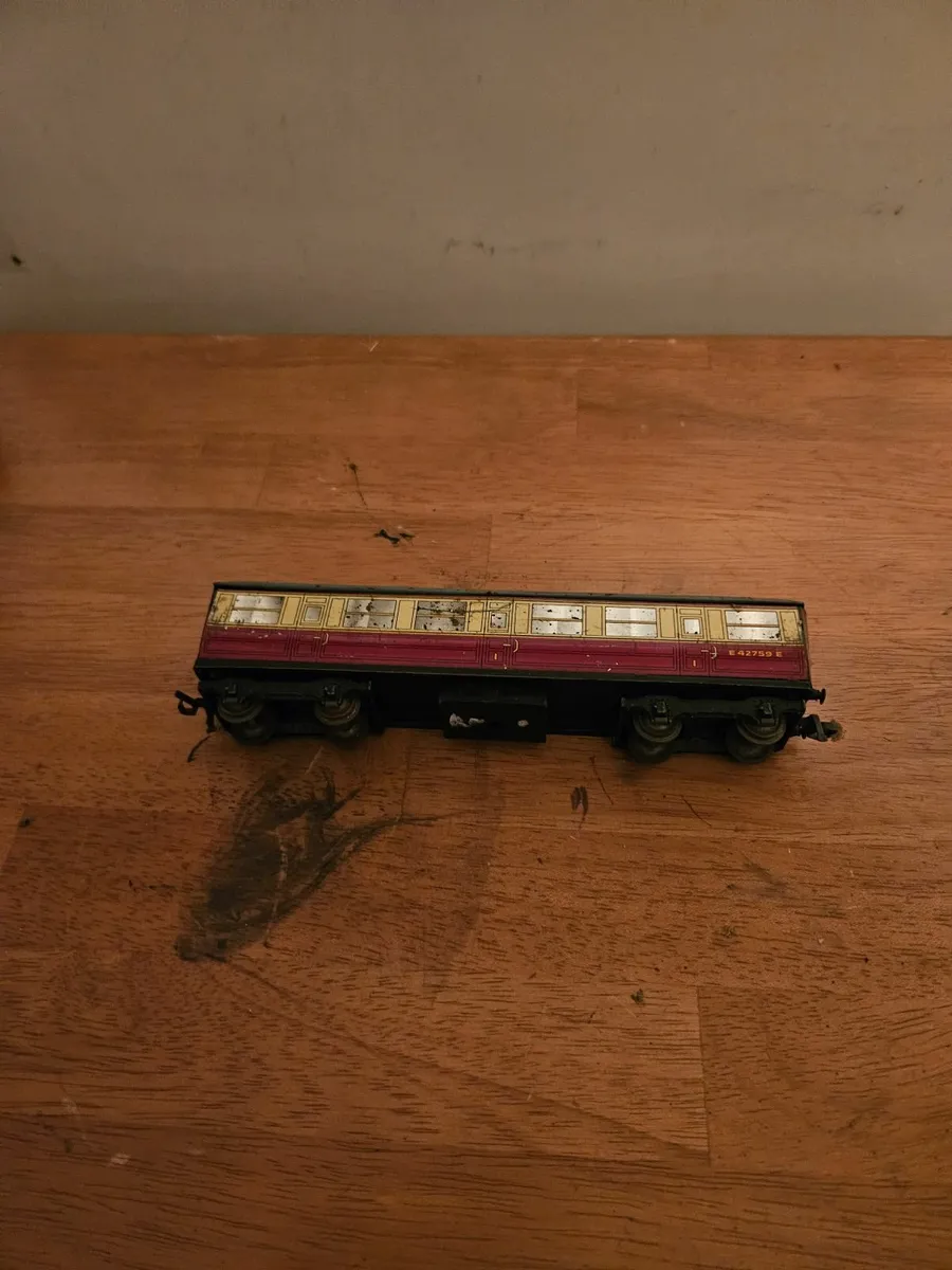 Hornby Dublo OO Gauge Carraige Metal